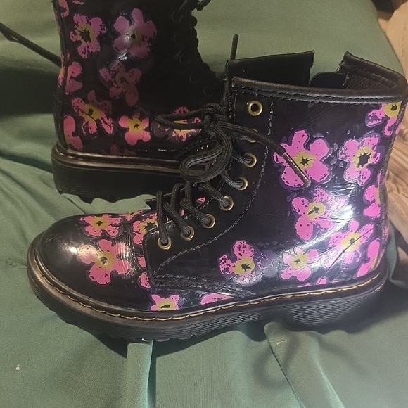 Dr. Martens Black Lace-Up Combat Boots with Pink and Yellow Floral Print - Picture 4 of 5